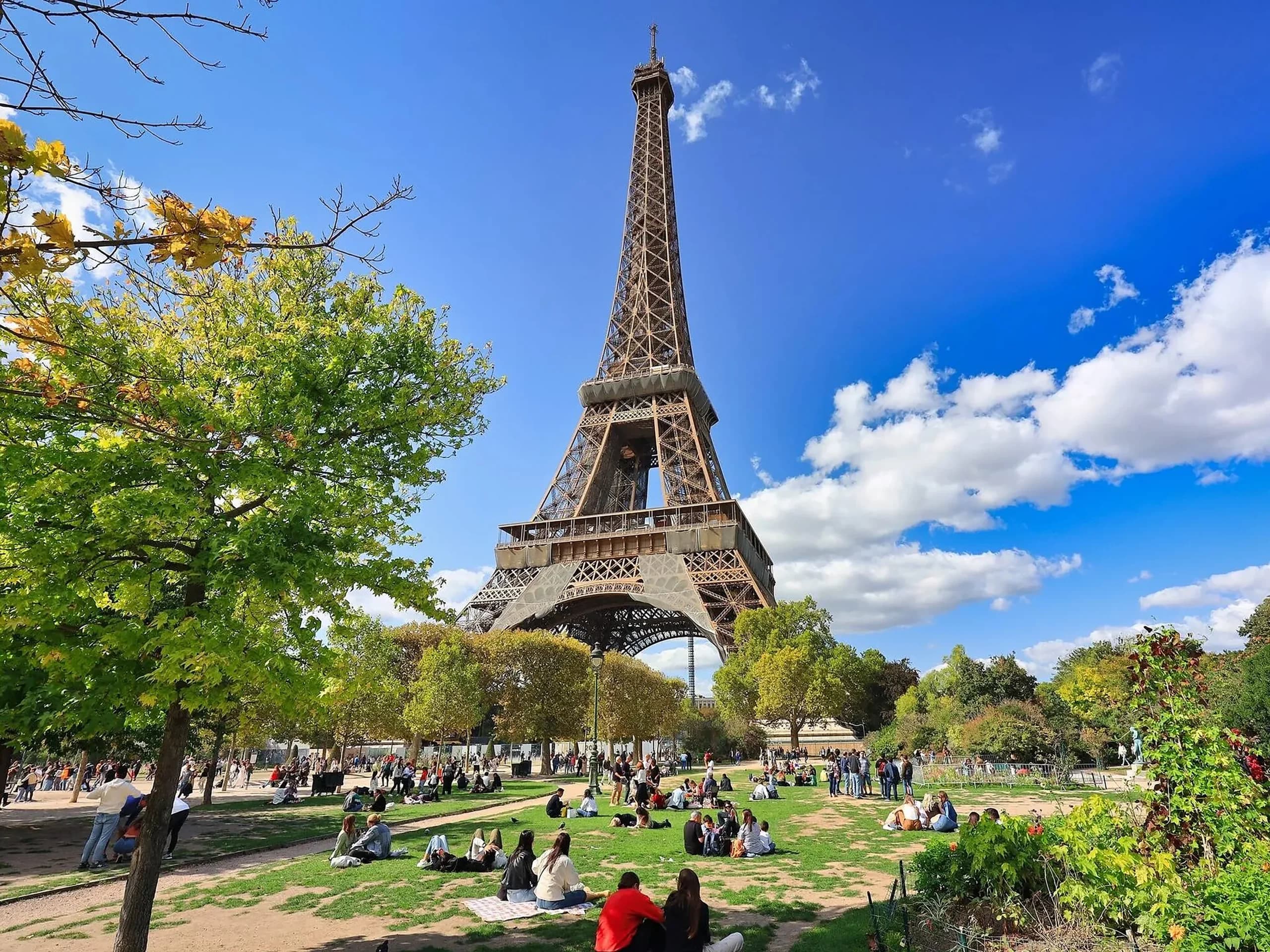 PARIS -2024 /DECARBONE RDC DANS DES SALONS INTERNATIONAUX POUR UN NUMERIQUE RESPONSABLE ET UNE TRANSITION ENERGETIQUE INCLUSIVE