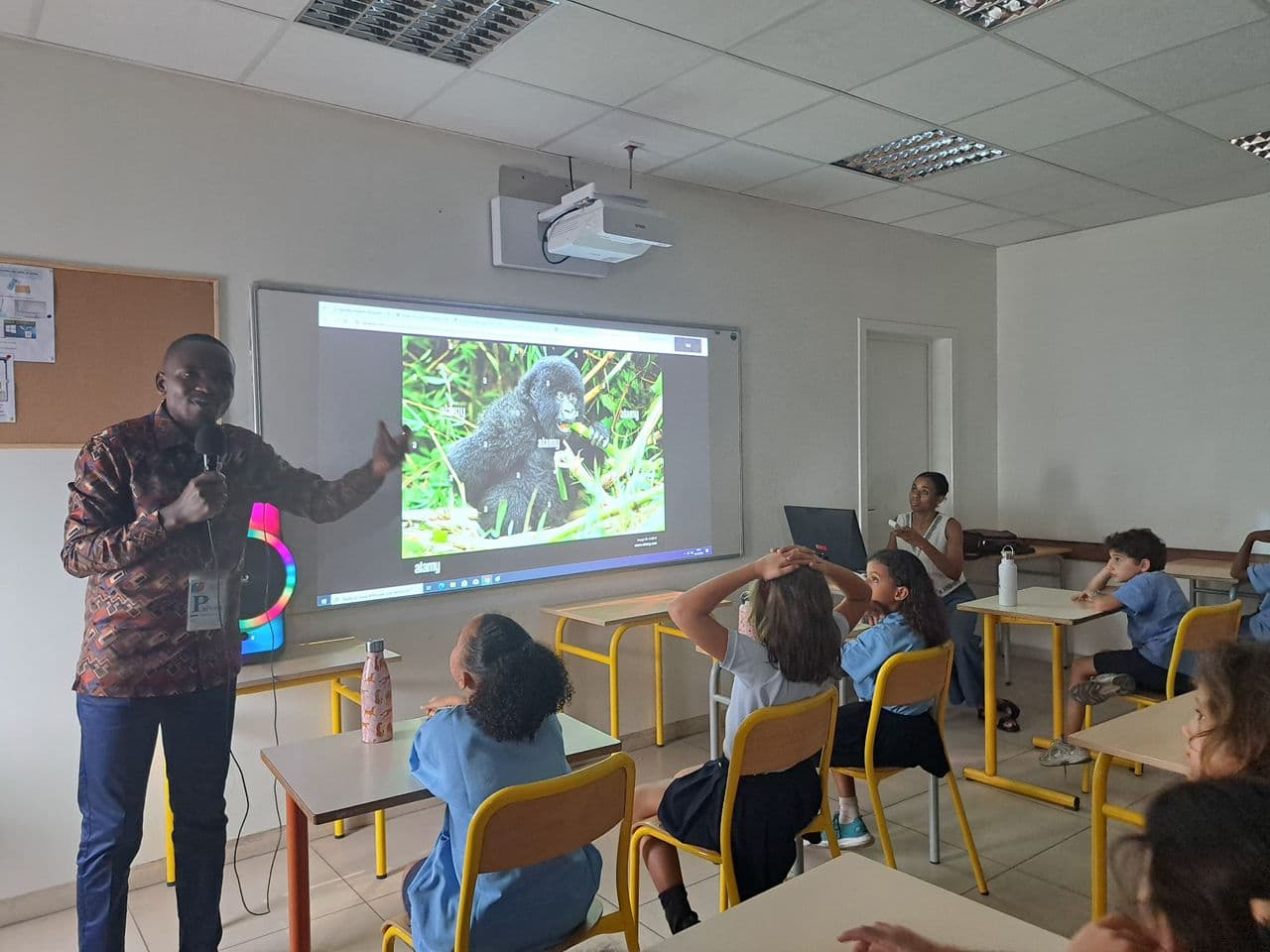 QUAND LES BAMBOUS REVEILLENT L’EDUCATION CLIMATIQUE AU LYCEE FRANÇAIS DE KINSHASA